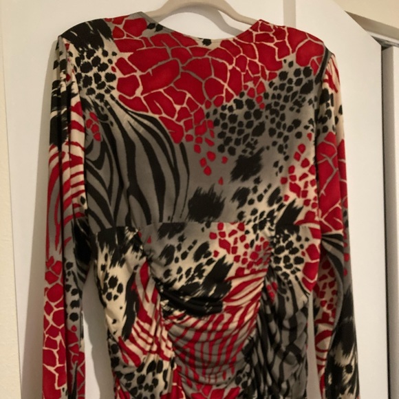 Nueva Ruched Long Sleeve Animal Print Top - Picture 4 of 10